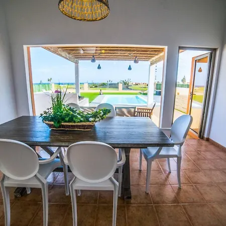 Kelu * Caleta De Fuste